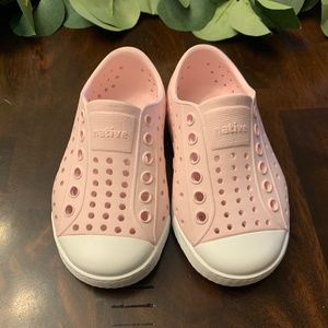 Native Jefferson Shoes Milk Pink Shell White 6 Toddler